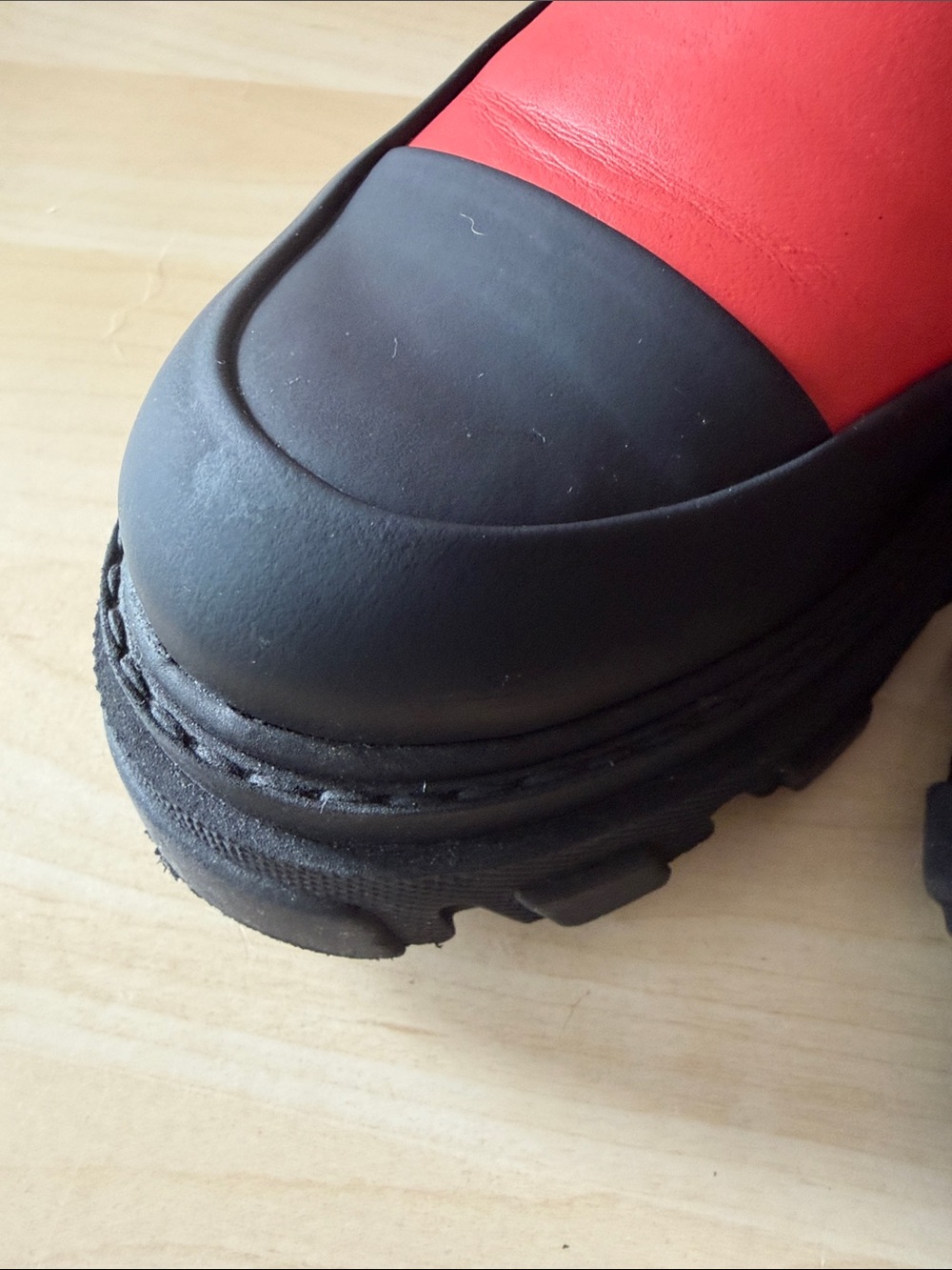Ganni Red and Black Two-Tone Lug Chelsea Boots - Picture 3 of 6